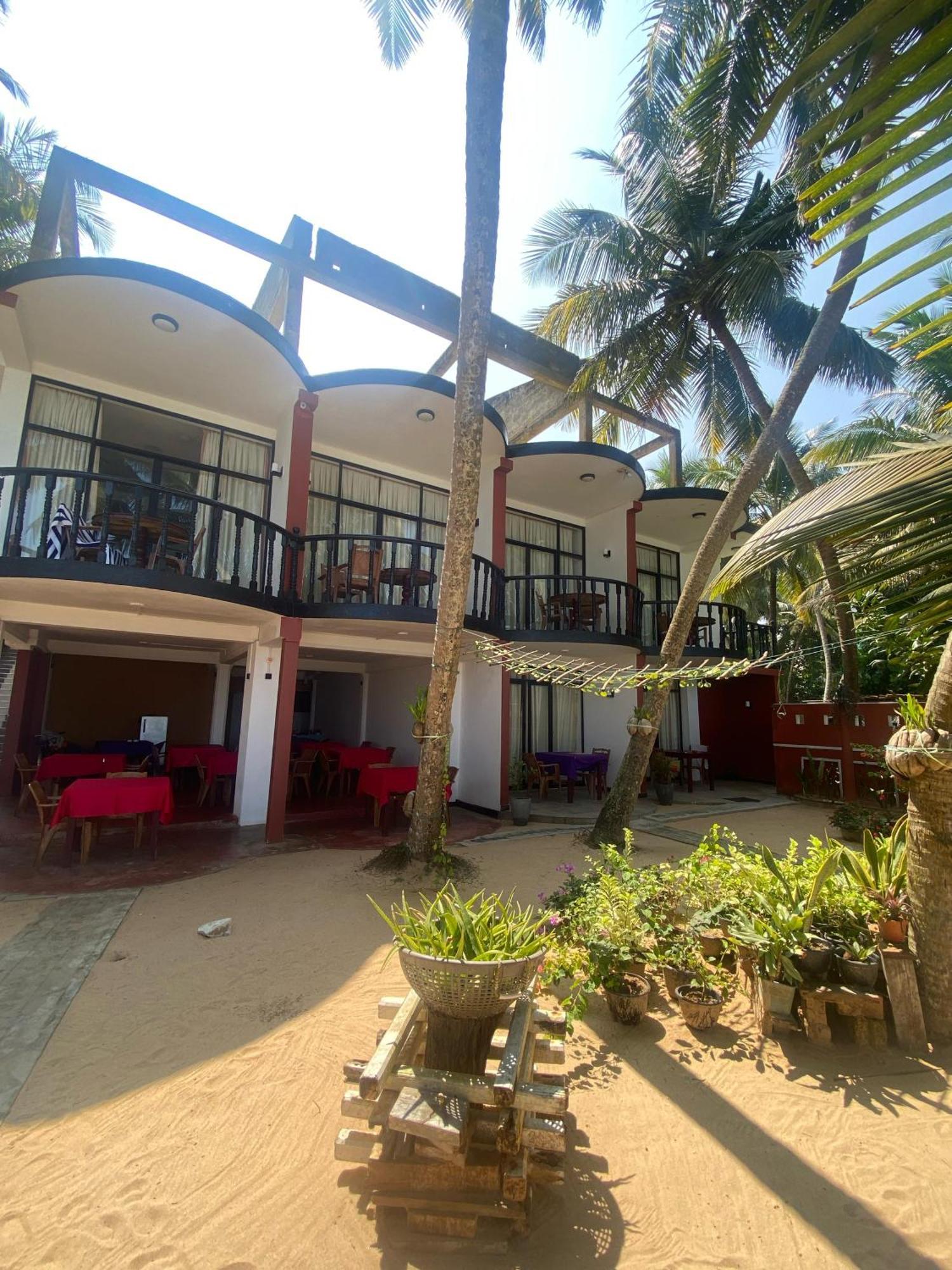 Wasana Beach Hotel Induruwa Exterior photo